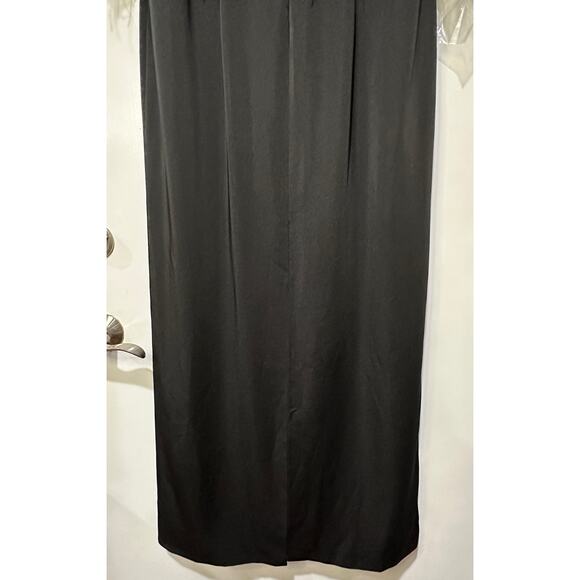 Mac Duggal 
Embellished Neck Feather Trim 
Cocktail/Evening Dress 
Size 14 - Picture 16 of 16